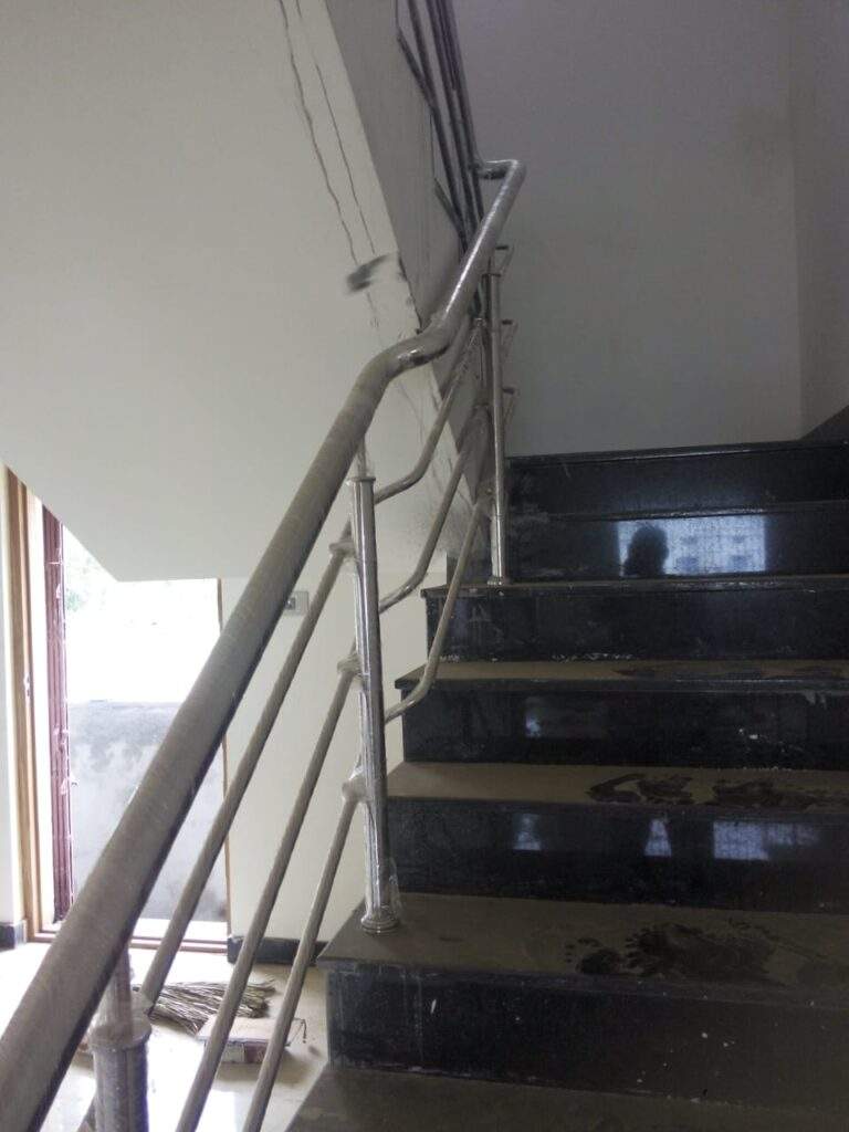 Stainless steel handrailing